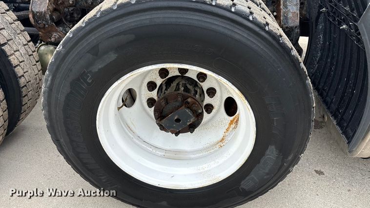image for item FG1043 2013 Mack CXU613 semi truck
