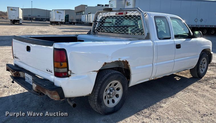 image for item FG1091 2006 GMC Sierra 1500 Ext. Cab pickup truck