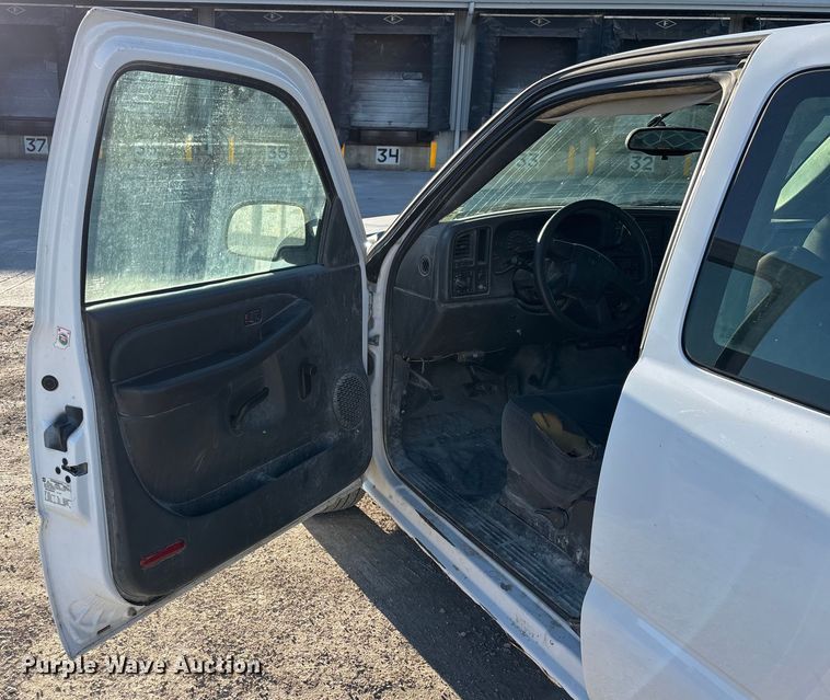 image for item FG1091 2006 GMC Sierra 1500 Ext. Cab pickup truck