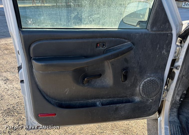 image for item FG1091 2006 GMC Sierra 1500 Ext. Cab pickup truck