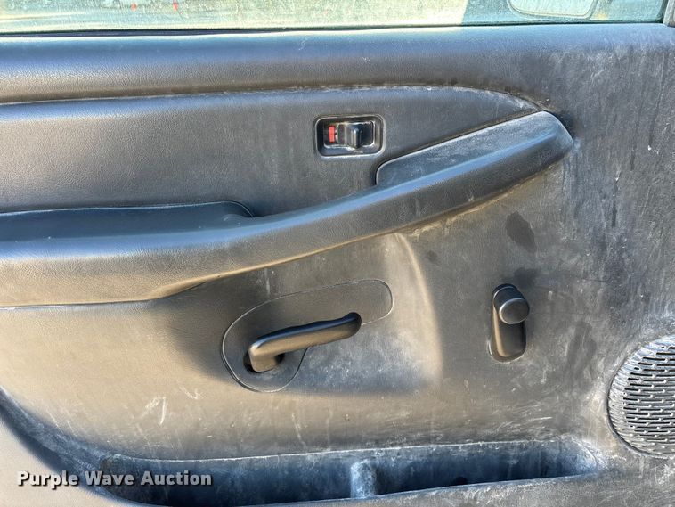image for item FG1091 2006 GMC Sierra 1500 Ext. Cab pickup truck