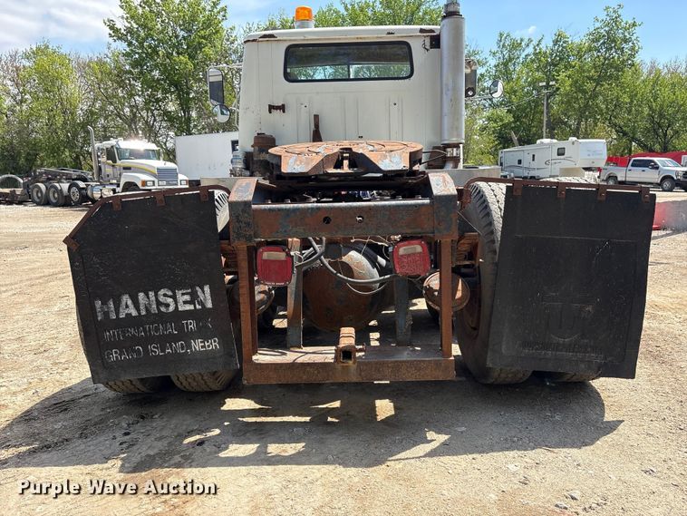 image for item FG2962 1979 International Harvester F-2275 semi truck