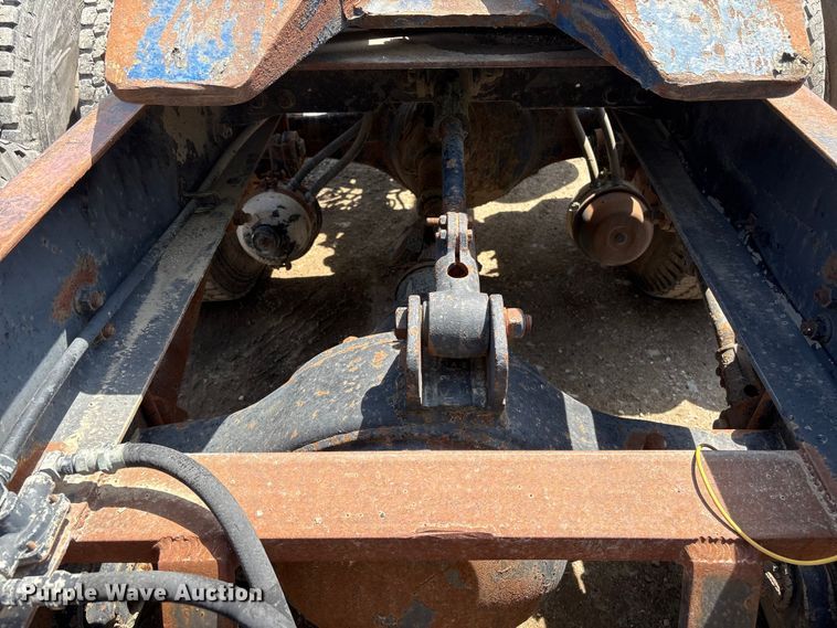 image for item FG2962 1979 International Harvester F-2275 semi truck