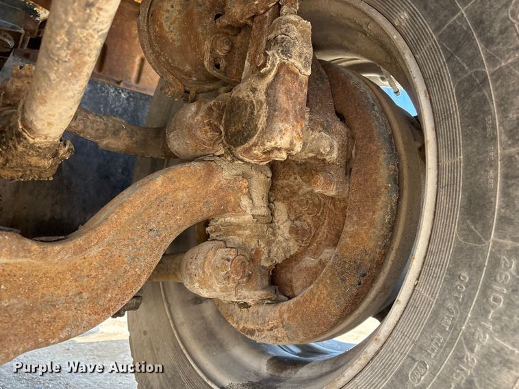 image for item FG2962 1979 International Harvester F-2275 semi truck