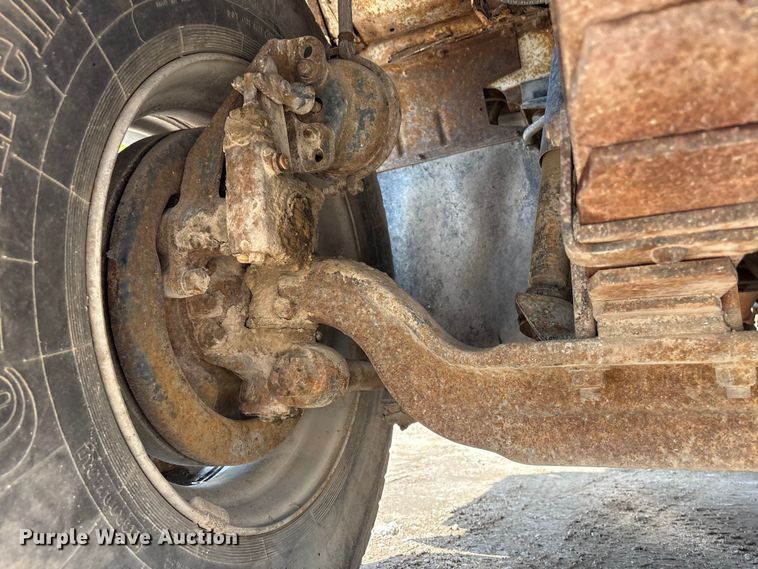 image for item FG2962 1979 International Harvester F-2275 semi truck
