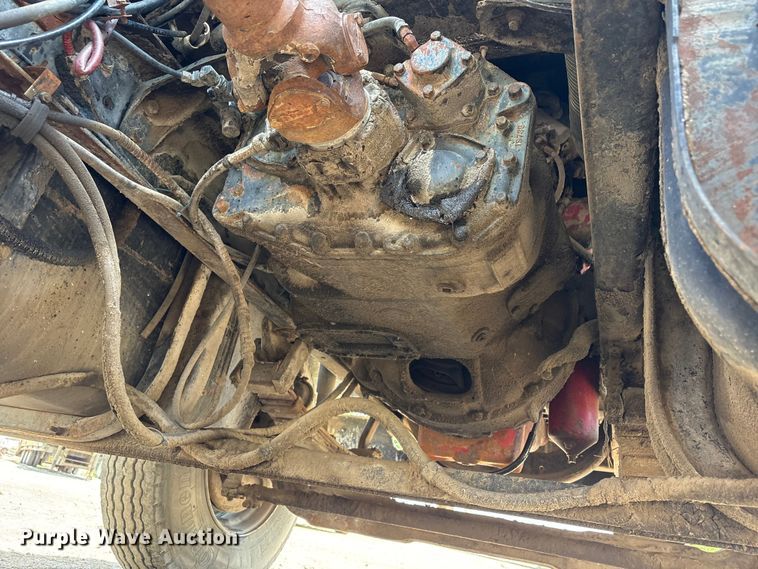 image for item FG2962 1979 International Harvester F-2275 semi truck