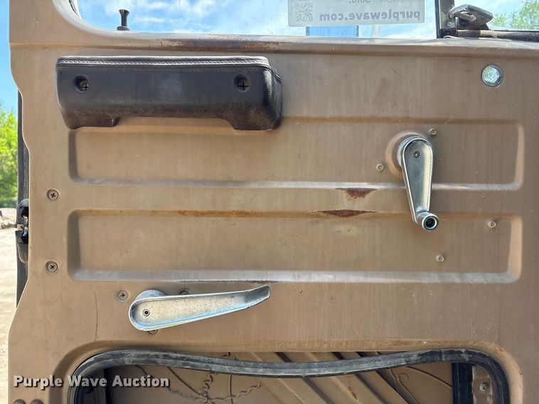 image for item FG2962 1979 International Harvester F-2275 semi truck