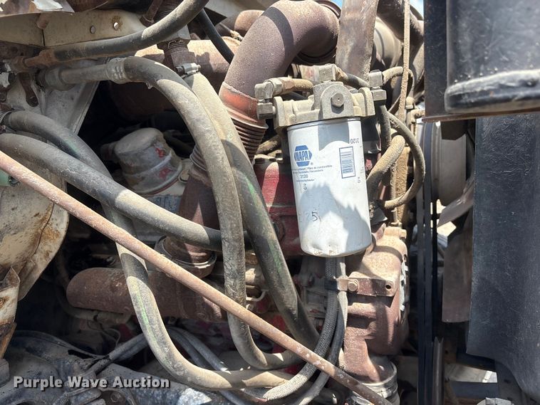 image for item FG2962 1979 International Harvester F-2275 semi truck