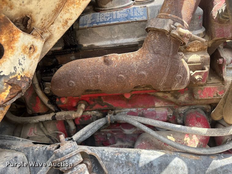 image for item FG2962 1979 International Harvester F-2275 semi truck