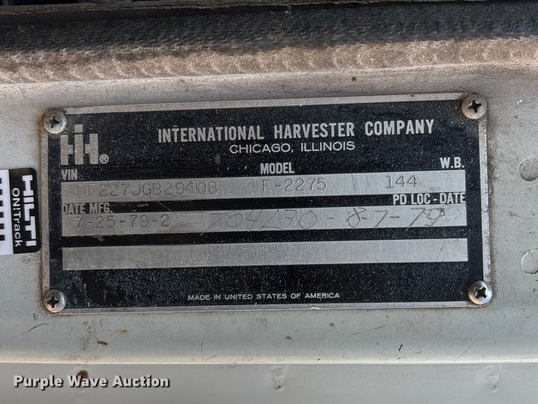 image for item FG2962 1979 International Harvester F-2275 semi truck