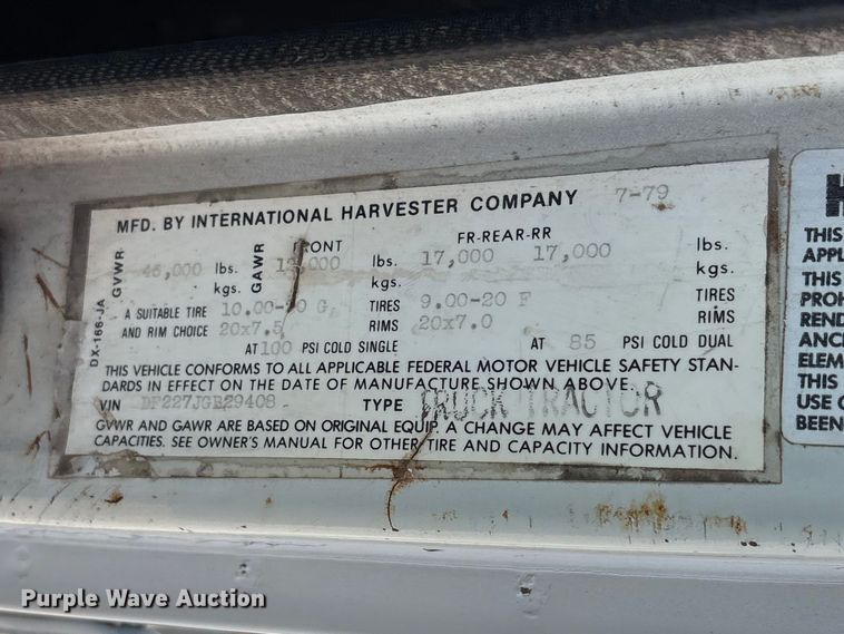 image for item FG2962 1979 International Harvester F-2275 semi truck