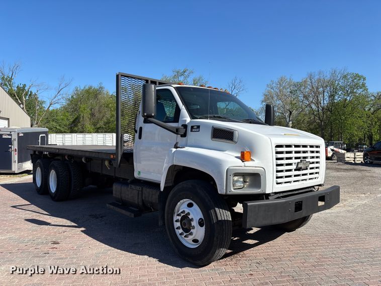 image for item FH7064 2003 Chevrolet C8500 flatbed truck
