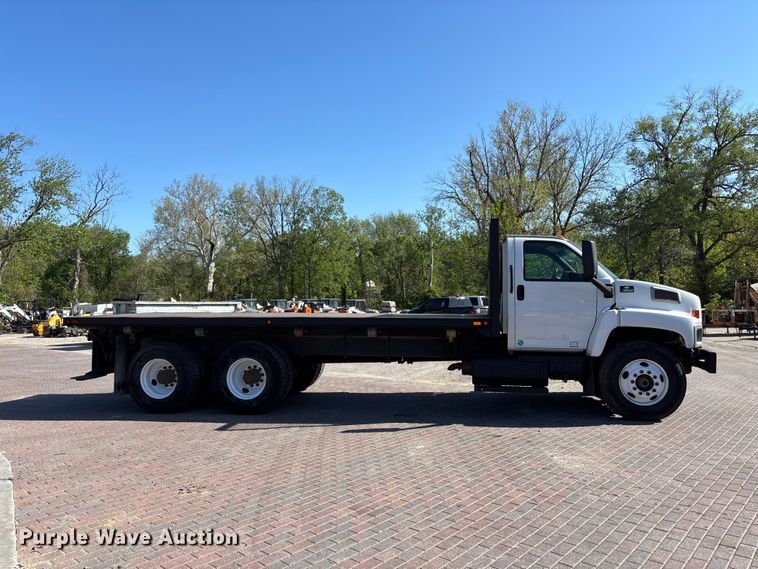 image for item FH7064 2003 Chevrolet C8500 flatbed truck