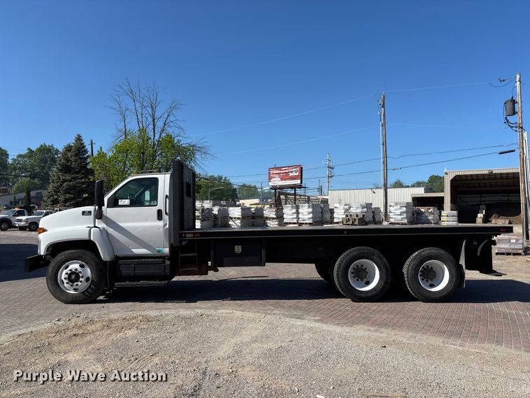 image for item FH7064 2003 Chevrolet C8500 flatbed truck