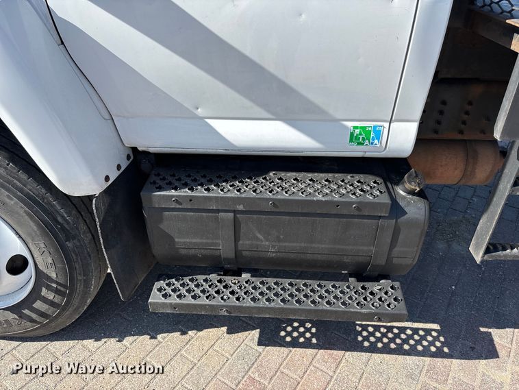 image for item FH7064 2003 Chevrolet C8500 flatbed truck