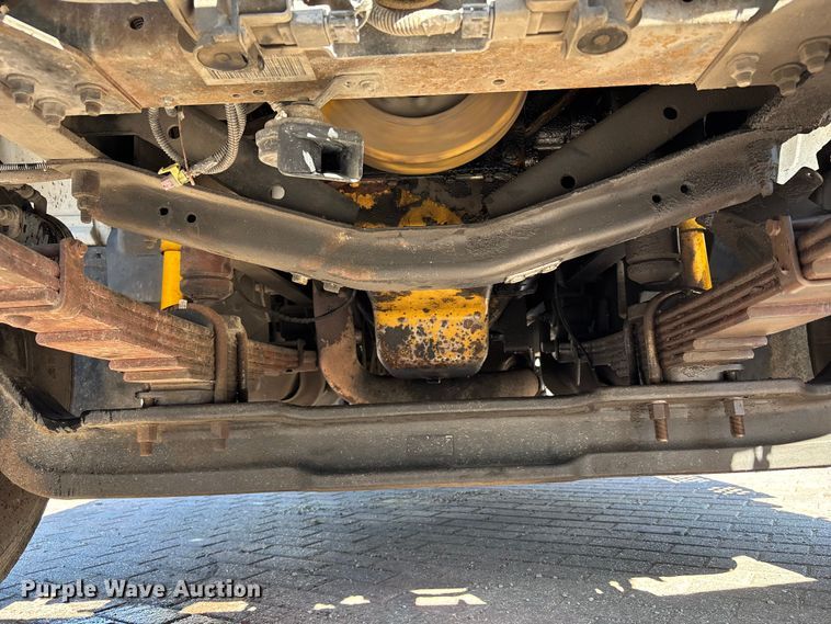 image for item FH7064 2003 Chevrolet C8500 flatbed truck