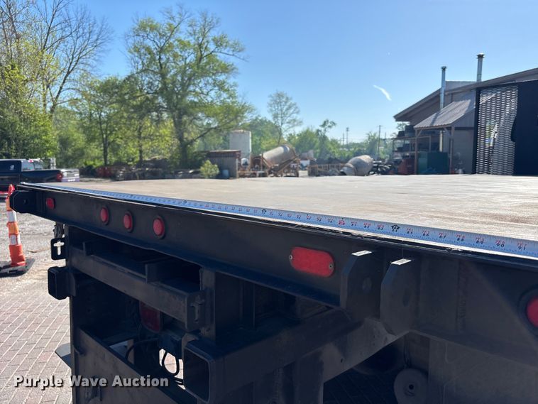 image for item FH7064 2003 Chevrolet C8500 flatbed truck