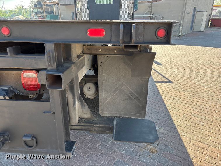 image for item FH7064 2003 Chevrolet C8500 flatbed truck