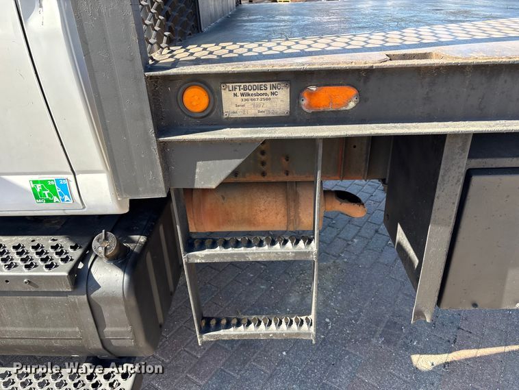 image for item FH7064 2003 Chevrolet C8500 flatbed truck