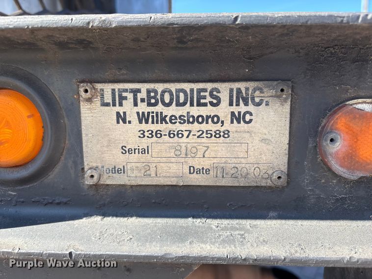 image for item FH7064 2003 Chevrolet C8500 flatbed truck