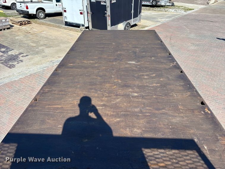 image for item FH7064 2003 Chevrolet C8500 flatbed truck