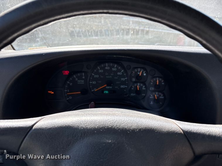 image for item FH7064 2003 Chevrolet C8500 flatbed truck