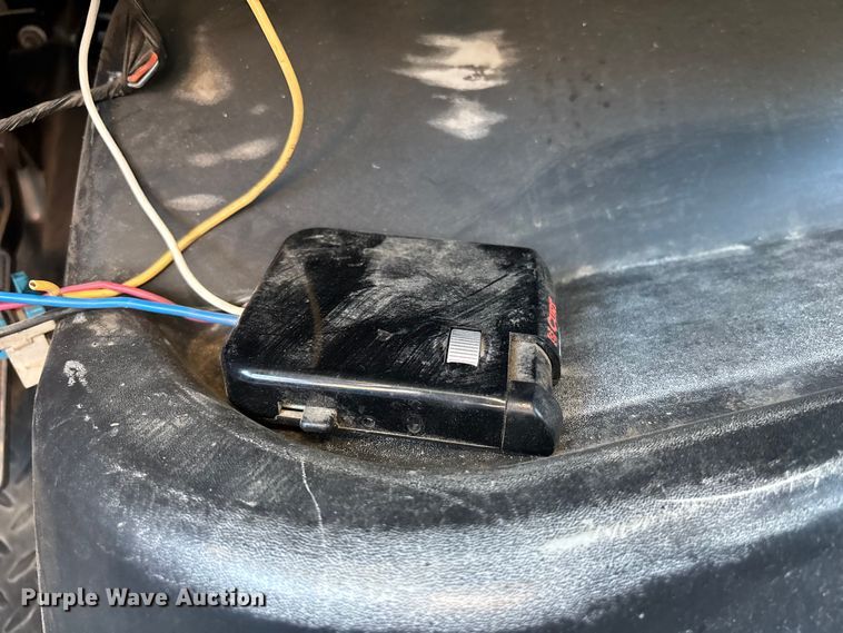 image for item FH7064 2003 Chevrolet C8500 flatbed truck