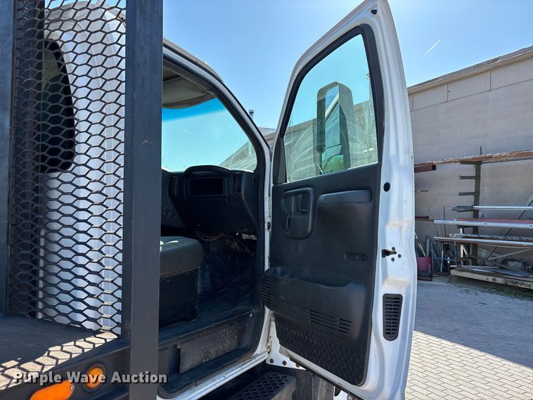 image for item FH7064 2003 Chevrolet C8500 flatbed truck