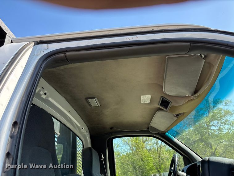 image for item FH7064 2003 Chevrolet C8500 flatbed truck