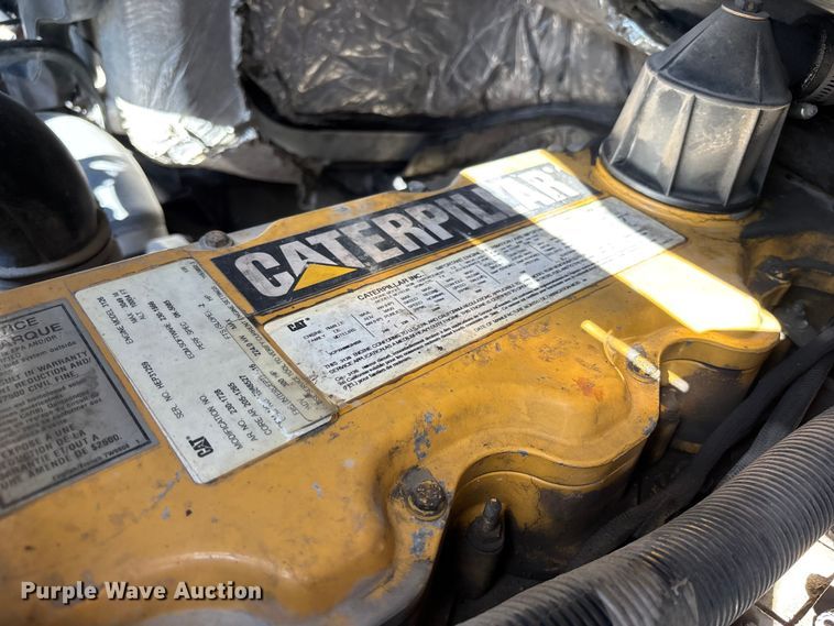 image for item FH7064 2003 Chevrolet C8500 flatbed truck