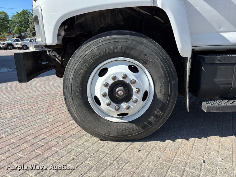 image for item FH7064 2003 Chevrolet C8500 flatbed truck