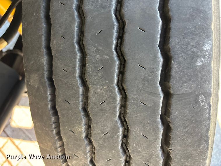 image for item FH7064 2003 Chevrolet C8500 flatbed truck