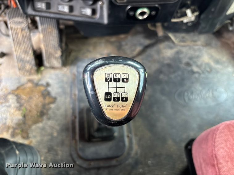 image for item FH7110 2000 Peterbilt 378 semi truck
