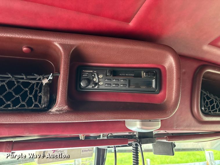 image for item FH7110 2000 Peterbilt 378 semi truck
