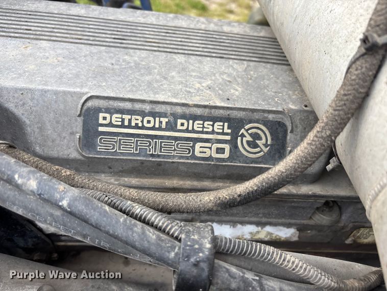 image for item FH7110 2000 Peterbilt 378 semi truck