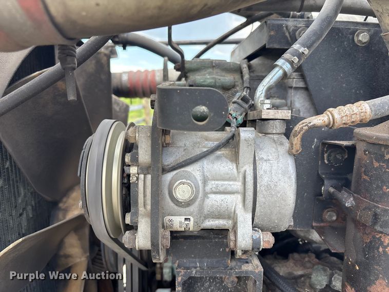 image for item FH7110 2000 Peterbilt 378 semi truck