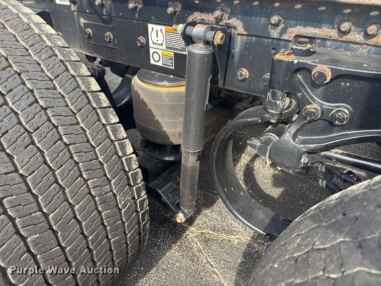 image for item FI0165 2021 Kenworth T680 semi truck