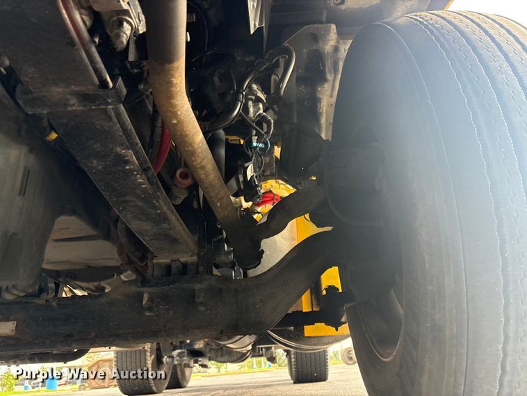 image for item FI0165 2021 Kenworth T680 semi truck