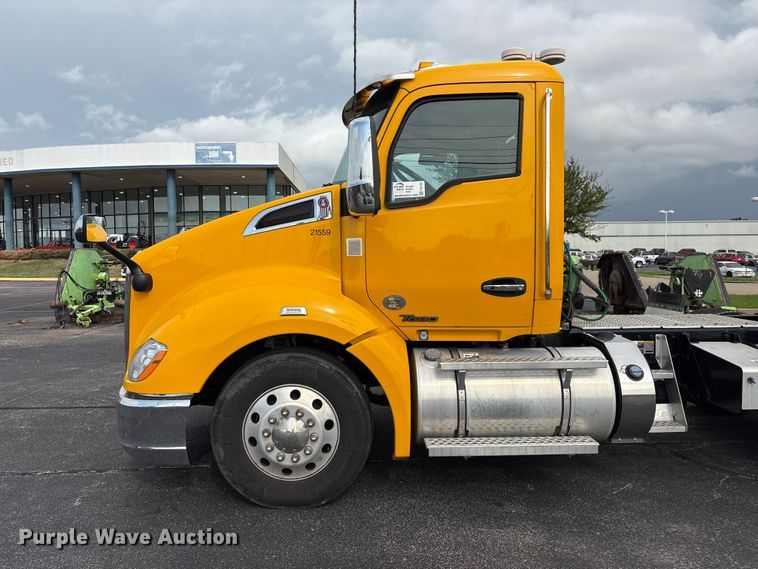image for item FI0165 2021 Kenworth T680 semi truck