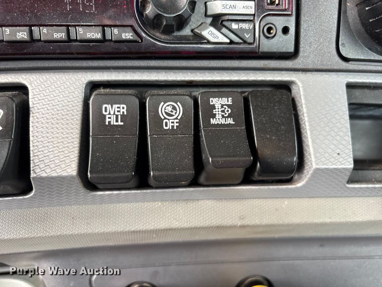 image for item FI0165 2021 Kenworth T680 semi truck