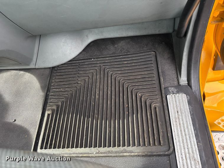 image for item FI0165 2021 Kenworth T680 semi truck