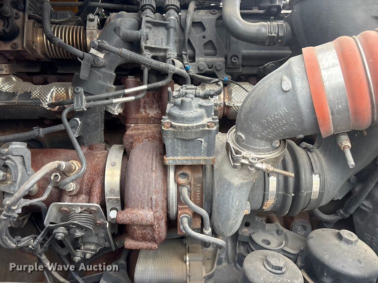 image for item FI0165 2021 Kenworth T680 semi truck