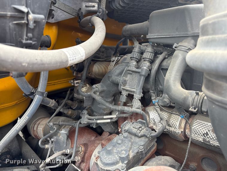 image for item FI0165 2021 Kenworth T680 semi truck