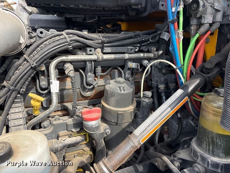 image for item FI0165 2021 Kenworth T680 semi truck