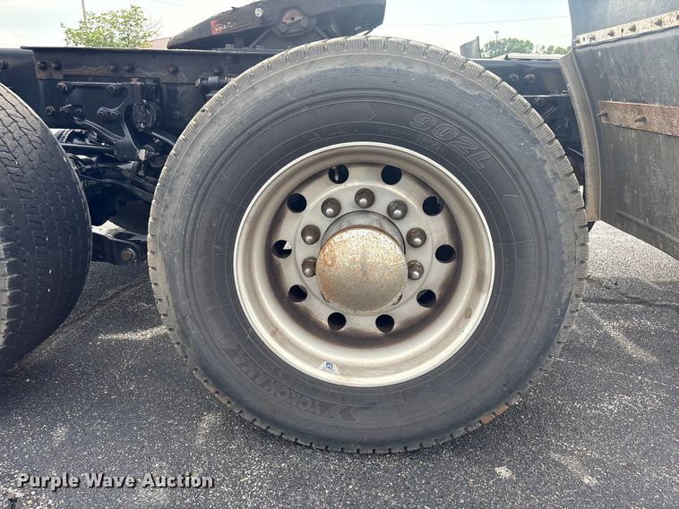 image for item FI0165 2021 Kenworth T680 semi truck