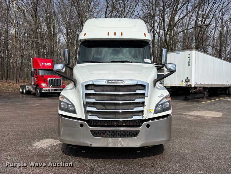 image for item FK1396 2019 Freightliner Cascadia semi truck