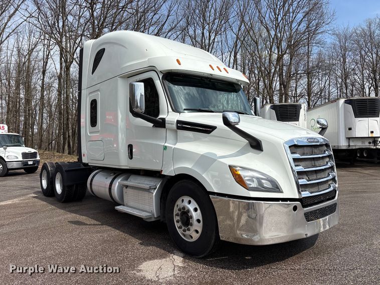 image for item FK1396 2019 Freightliner Cascadia semi truck