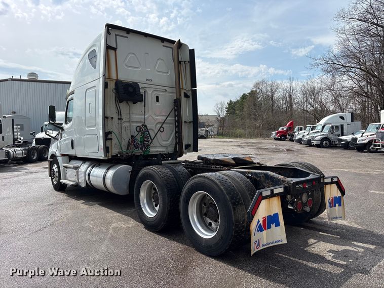 image for item FK1396 2019 Freightliner Cascadia semi truck