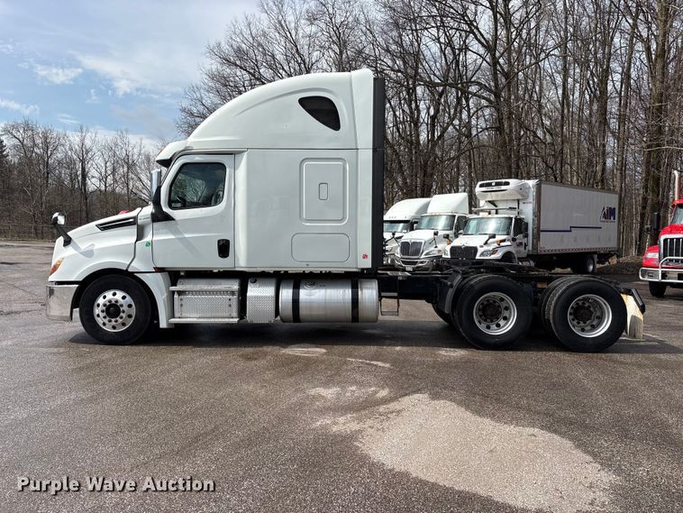image for item FK1396 2019 Freightliner Cascadia semi truck