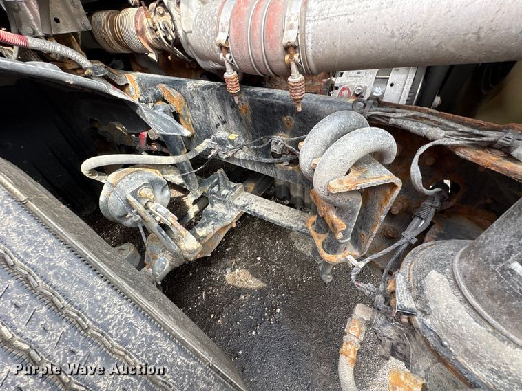 image for item FK1396 2019 Freightliner Cascadia semi truck